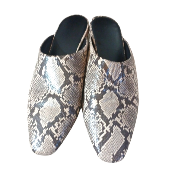 VINCE Baxley Snake Embossed Leather Slip On Mule in Taupe size 7.5 M - Picture 2 of 10